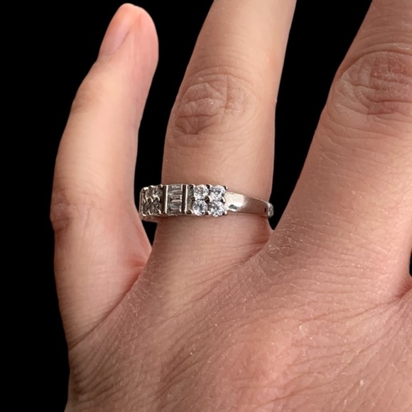 ANNIVERSARY RING SIZE 6 - Picture 4 of 10